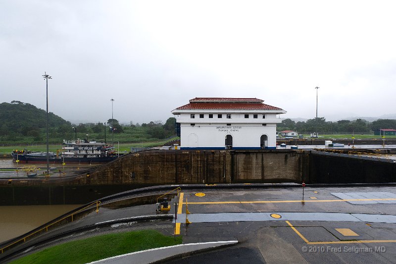 20101202_135700 D3S.jpg - Miraflores Locks, Panama Canal